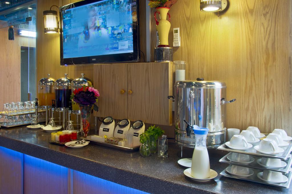 Al Farhan Hotel Suites - Al Salam Эр-Рияд Экстерьер фото