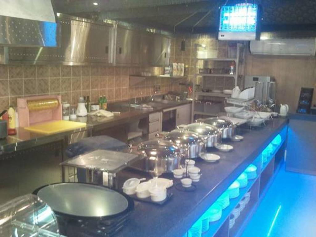 Al Farhan Hotel Suites - Al Salam Эр-Рияд Экстерьер фото